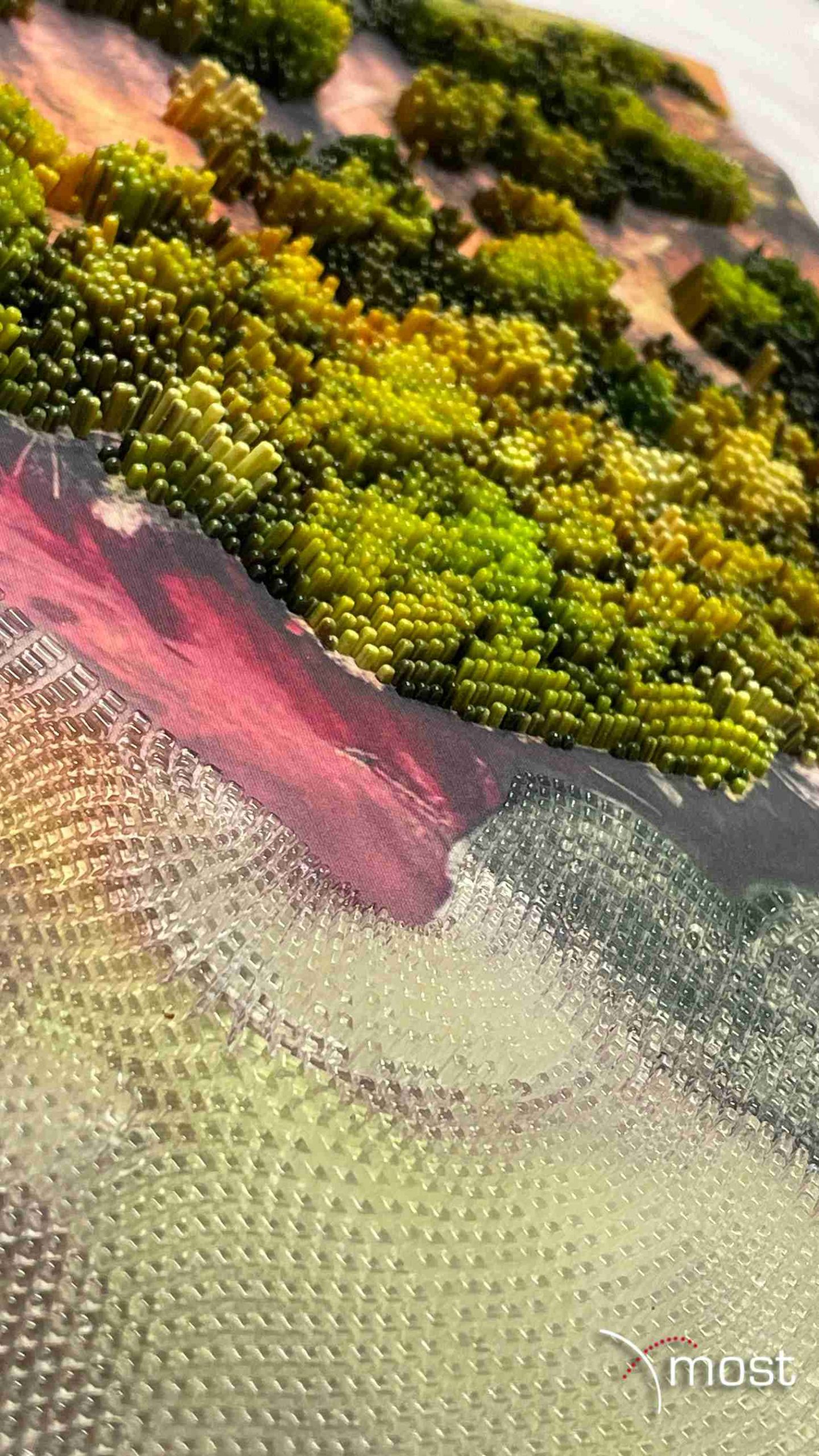 stampa su licra con spike a vari rilievi a colori e trasparenza